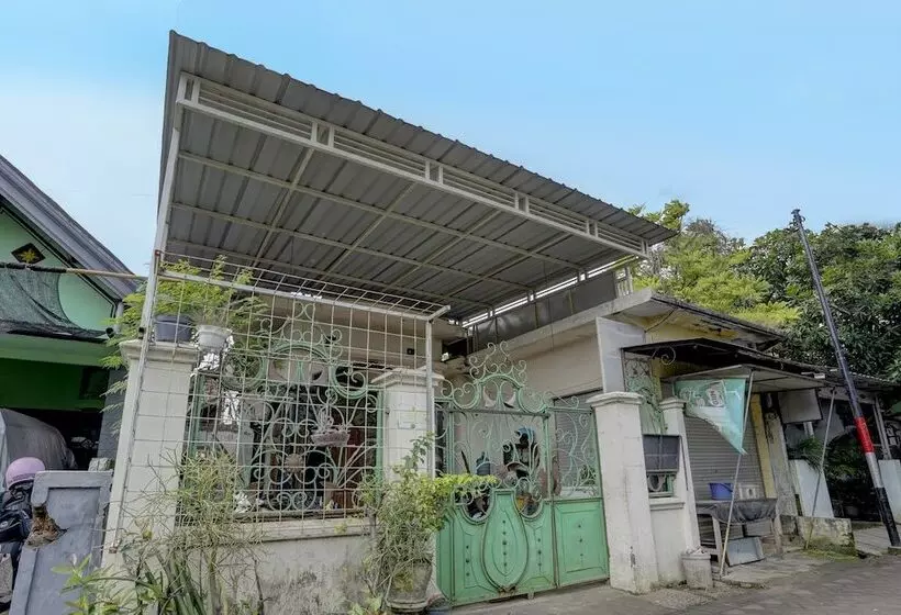 ホテル Nurul Homestay Syariah By Oyo