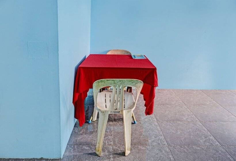 בית מלון כפרי Spot On 92192 Hana Staynearnagoya Hill Mall