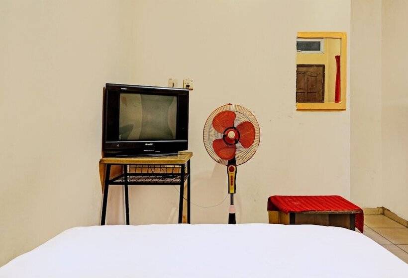 בית מלון כפרי Spot On 92192 Hana Staynearnagoya Hill Mall