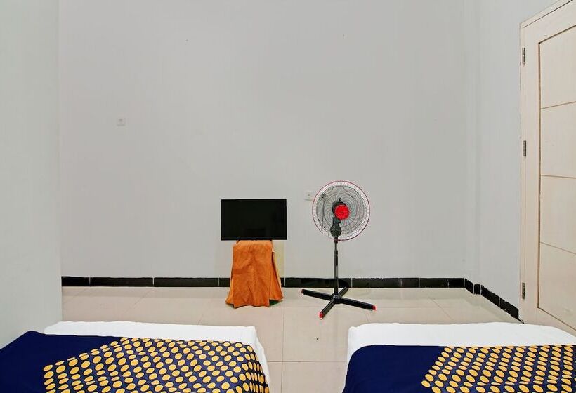 בית מלון כפרי Spot On 92536 Teguh Homestay Syariah