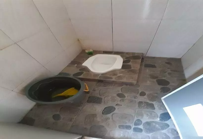 Hotelli Spot On 92738 Wisma Bani Pandi Syariah