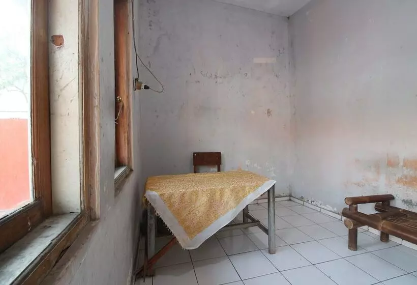 Hotelli Spot On 92738 Wisma Bani Pandi Syariah