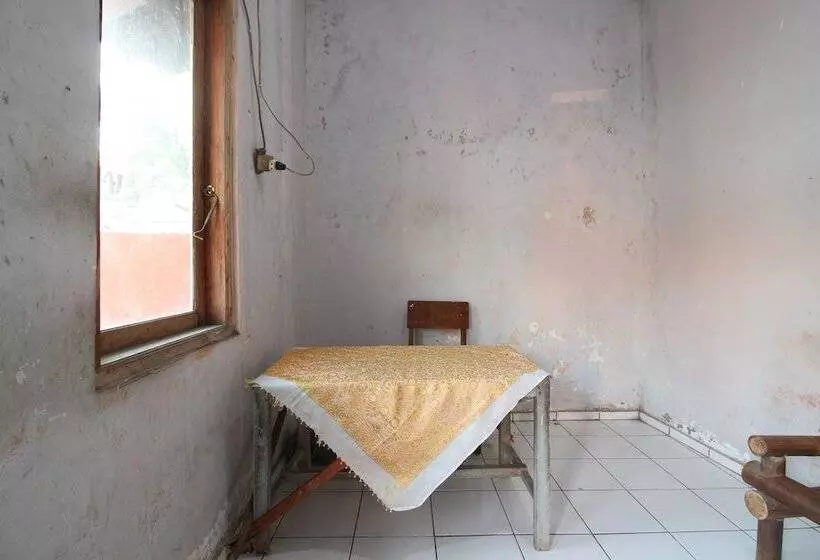 Hotelli Spot On 92738 Wisma Bani Pandi Syariah