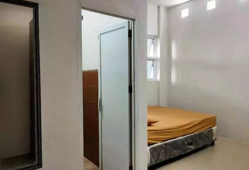 Hotelli Spot On 92900 Kost 3 Kelor Syariah