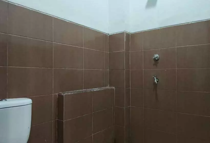 Hotelli Spot On 92900 Kost 3 Kelor Syariah