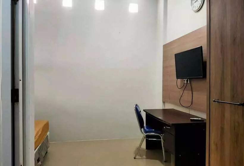 Hotelli Spot On 92900 Kost 3 Kelor Syariah