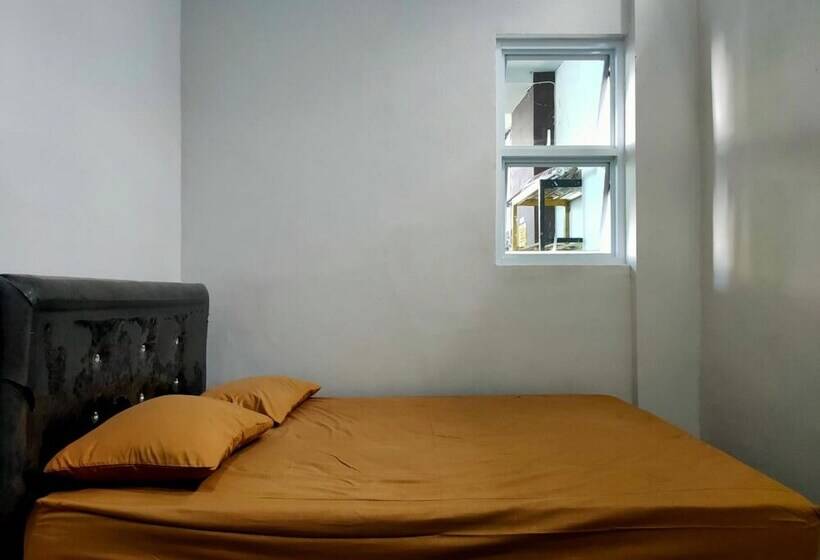 ホテル Spot On 92900 Kost 3 Kelor Syariah