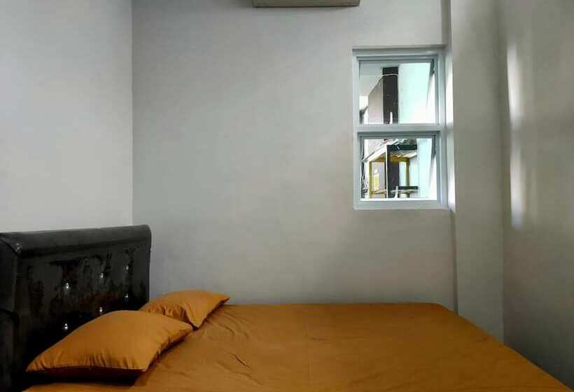 ホテル Spot On 92900 Kost 3 Kelor Syariah