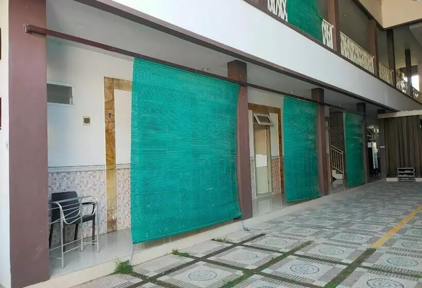 Hotelli Spot On 92900 Kost 3 Kelor Syariah