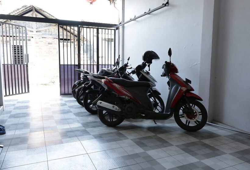 Hotel Spot On 93189 Rumah Berkah Syariah