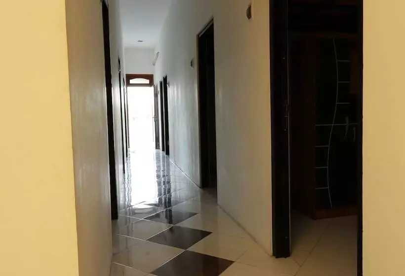 Hotelli Spot On 93189 Rumah Berkah Syariah