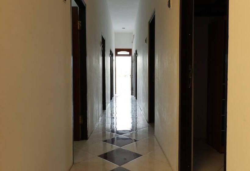 Hotel Spot On 93189 Rumah Berkah Syariah