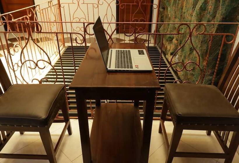 Hotel Spot On 93189 Rumah Berkah Syariah