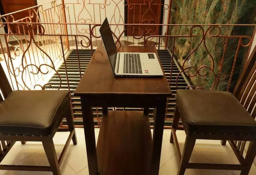 Hotelli Spot On 93189 Rumah Berkah Syariah