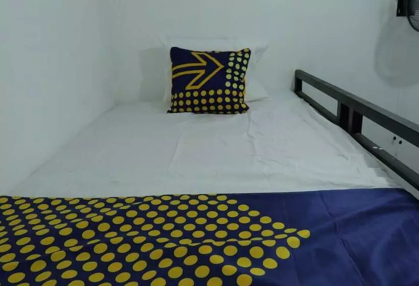 Hotelli Spot On 93189 Rumah Berkah Syariah