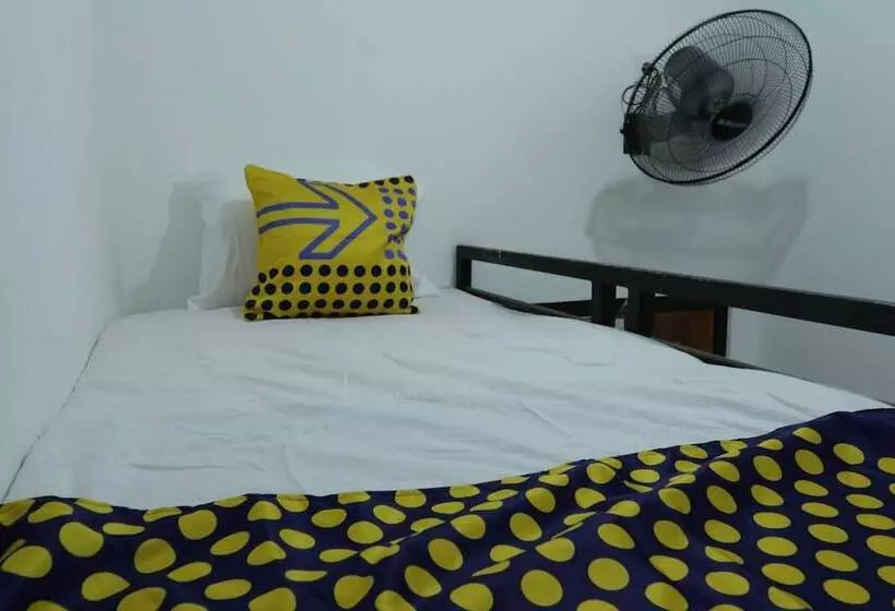 Hotelli Spot On 93189 Rumah Berkah Syariah