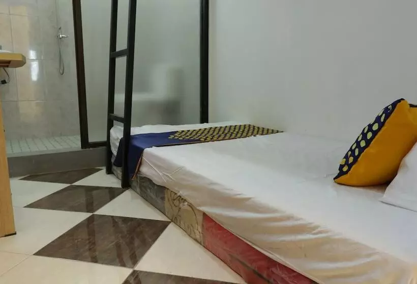 Hotelli Spot On 93189 Rumah Berkah Syariah