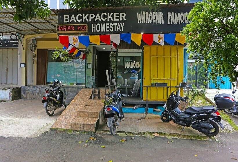 Szálloda Super Oyo 92262 Backpacker Homestay Cibubur