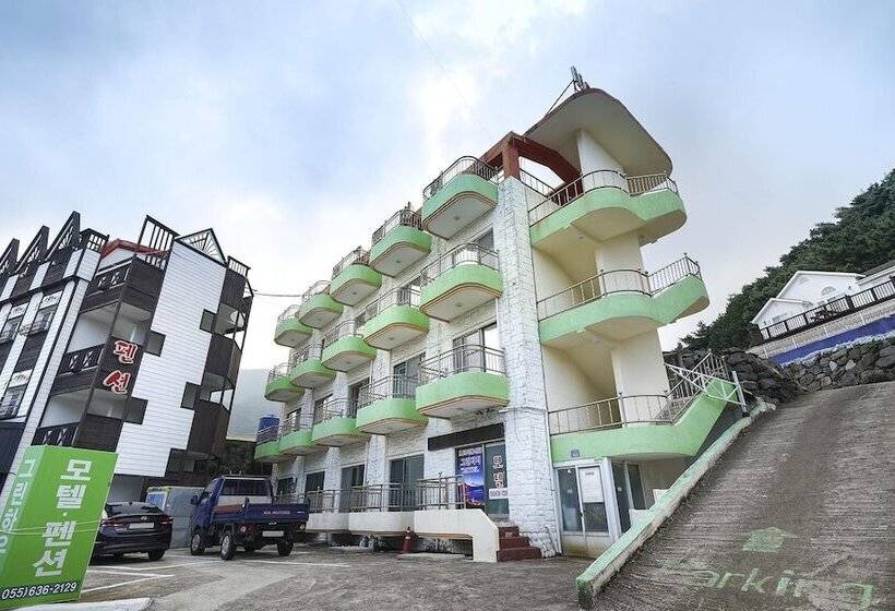 Motel Geojedo Hakdong Green Beach