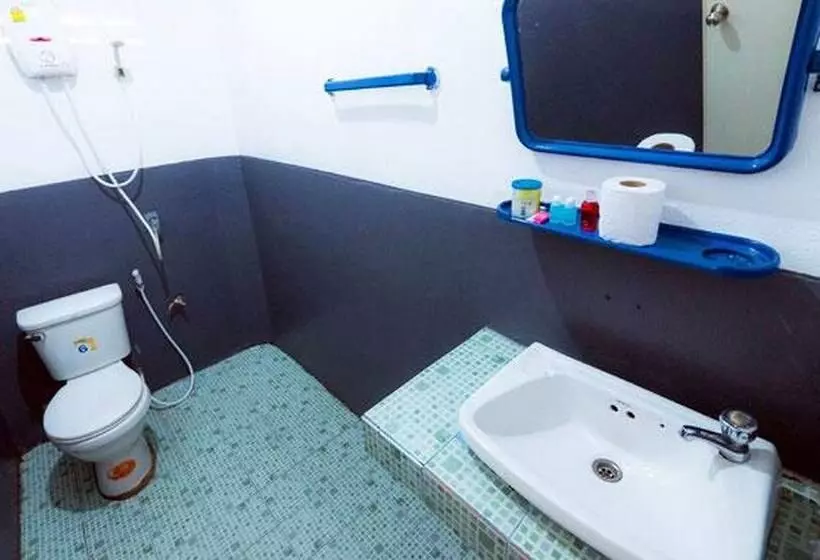 ペンション Asia Blue   Beach Hostel Hacienda   Bed In 4 Bed Dormitory Room