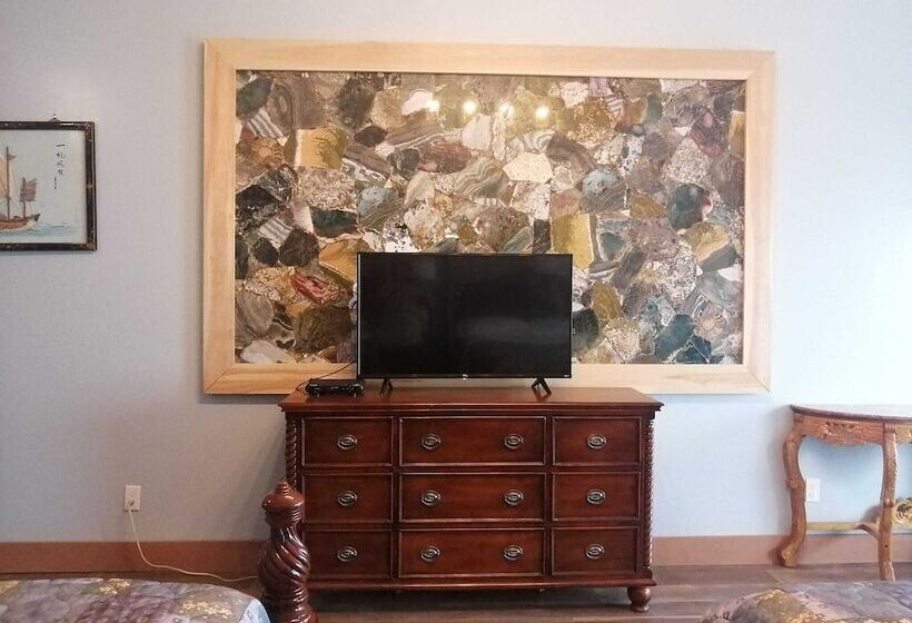 پانسیون Digby Sailboat Suites