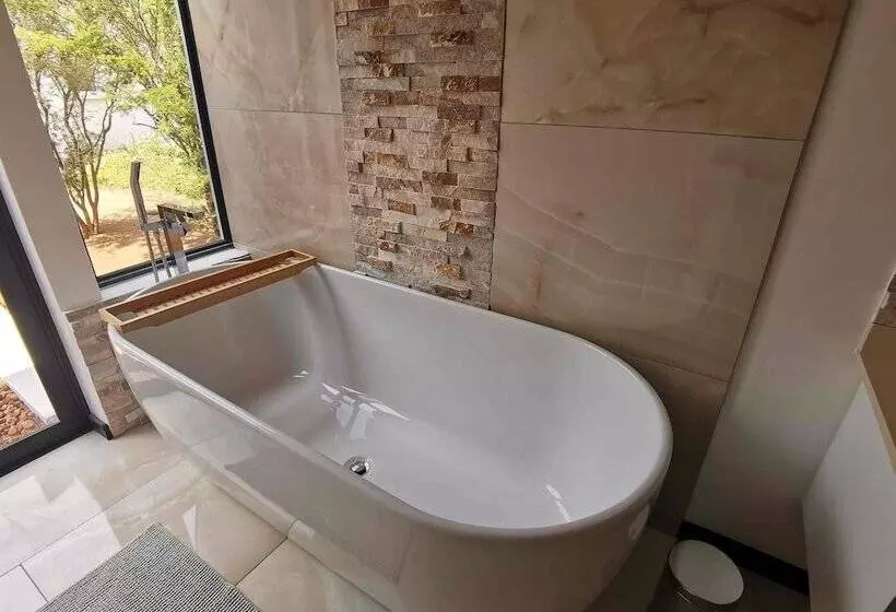 Majatalo Gem In The Bush Lodge