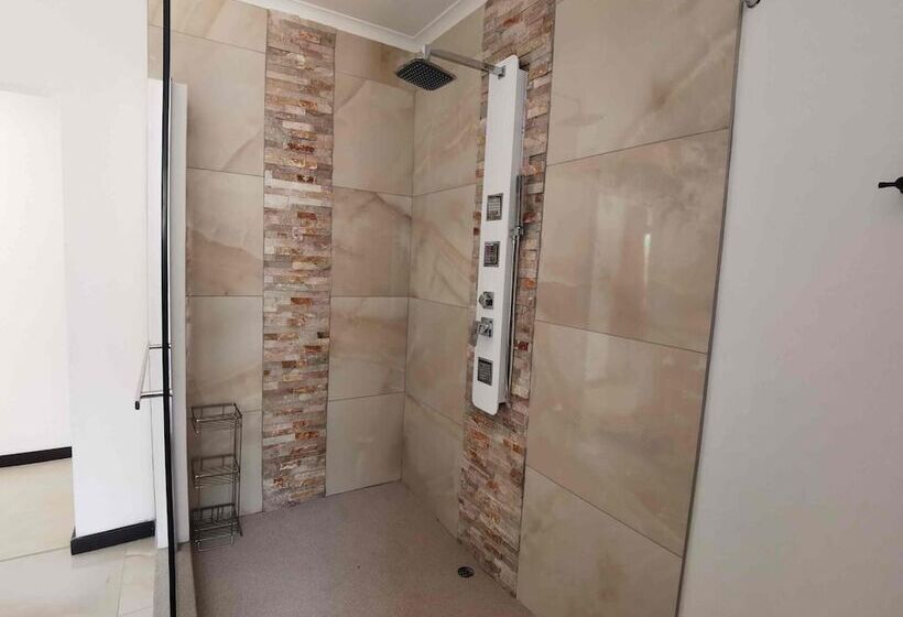 ペンション Gem In The Bush Lodge