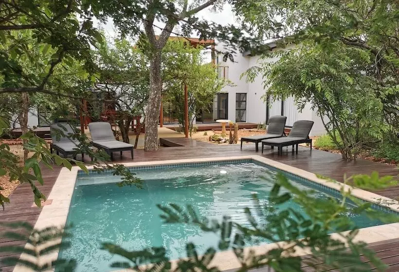 Majatalo Gem In The Bush Lodge
