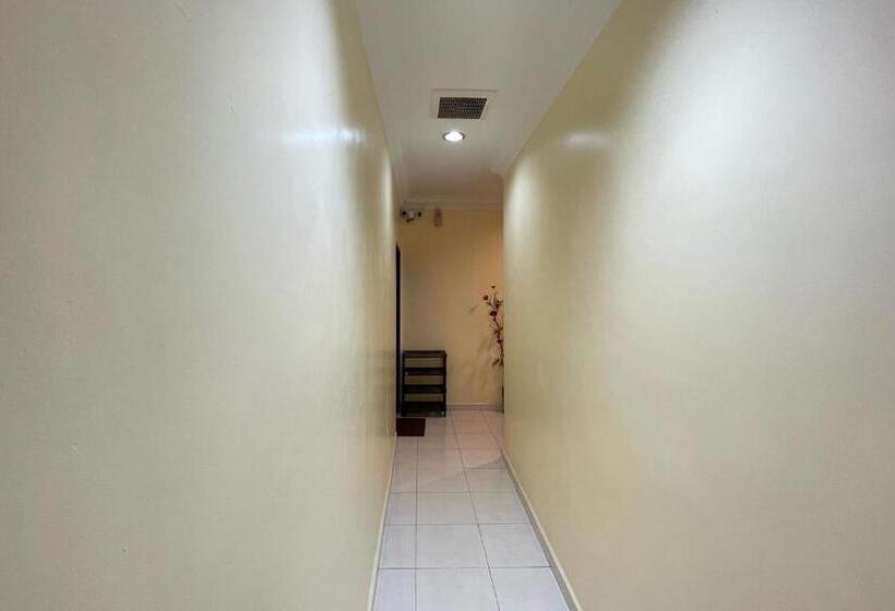 Safari Hotel Lumut By Oyo