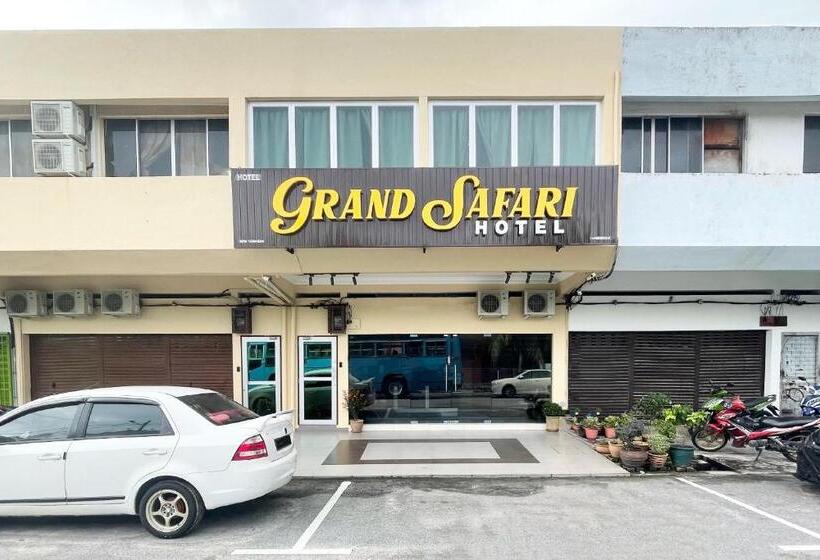 Safari Hotel Lumut By Oyo