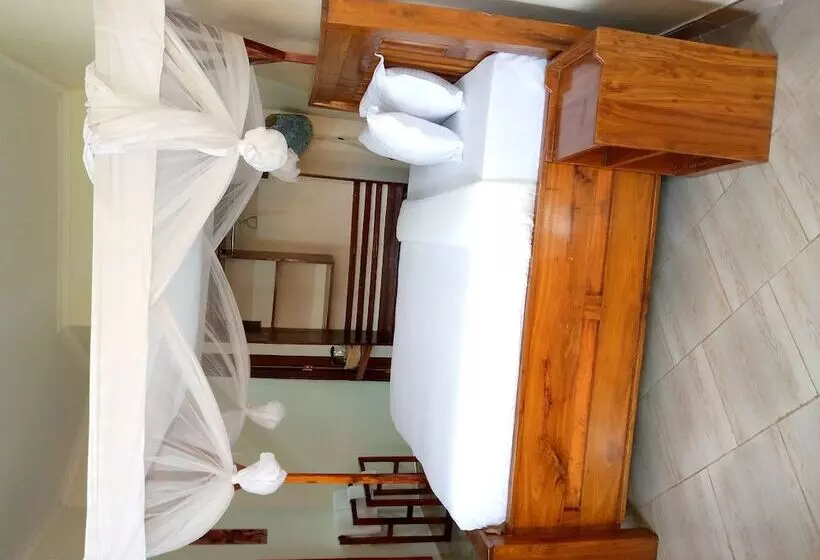 Sandmark Hotel Serengeti