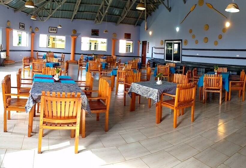 Sandmark Hotel Serengeti