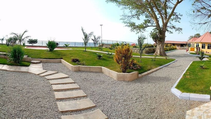 Sandmark Hotel Serengeti