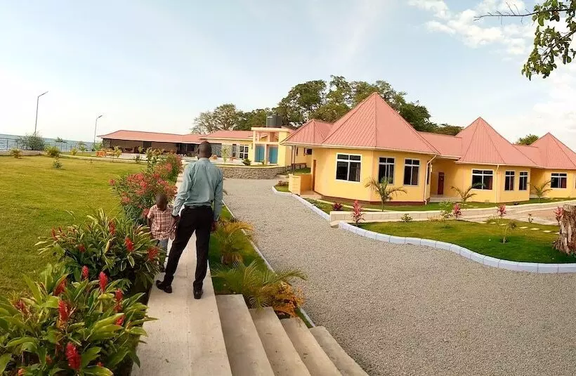 Sandmark Hotel Serengeti