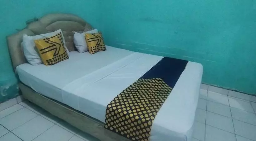Spot On 92368 Hotel Erkas