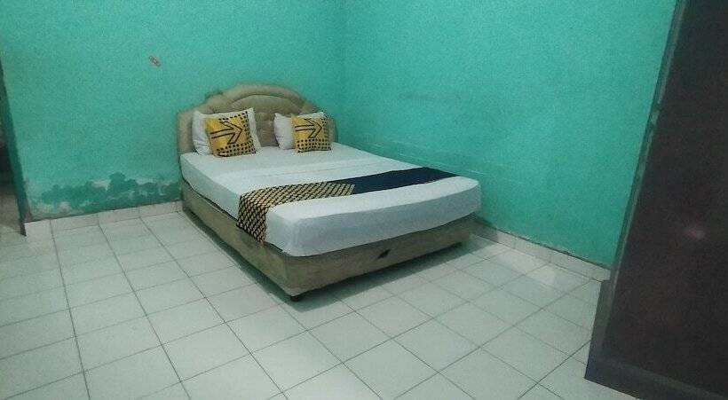 Spot On 92368 Hotel Erkas