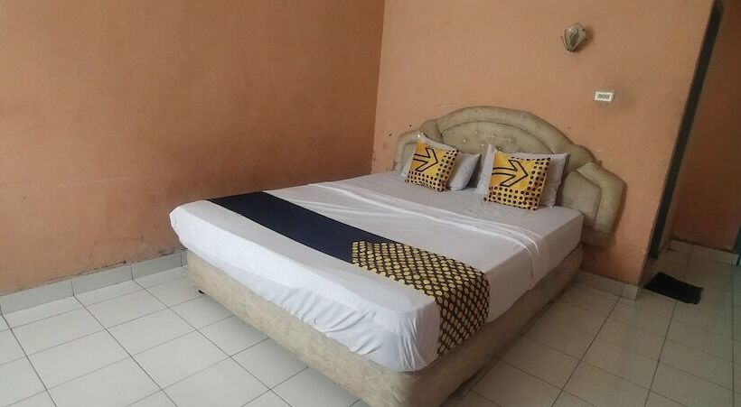 Spot On 92368 Hotel Erkas