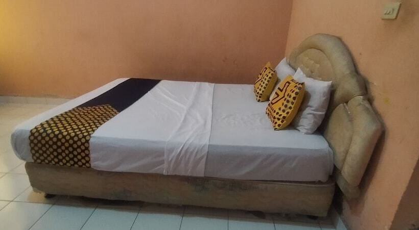 Spot On 92368 Hotel Erkas