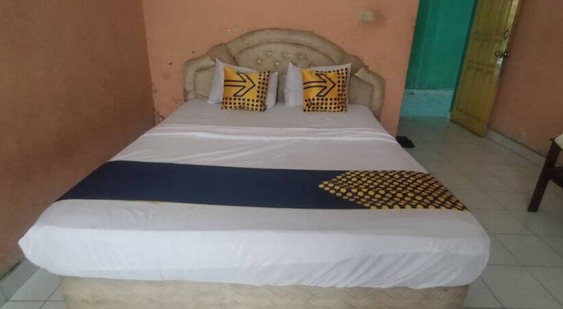 Spot On 92368 Hotel Erkas