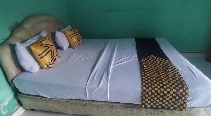 Spot On 92368 Hotel Erkas