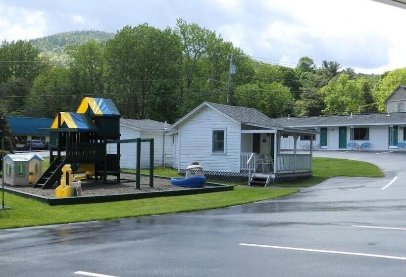 Brookside Motel & Cabins