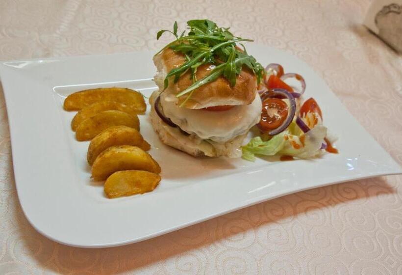 Casa Iris Hotel & Restaurant