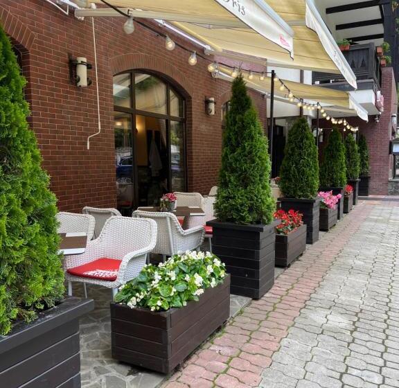 Casa Iris Hotel & Restaurant