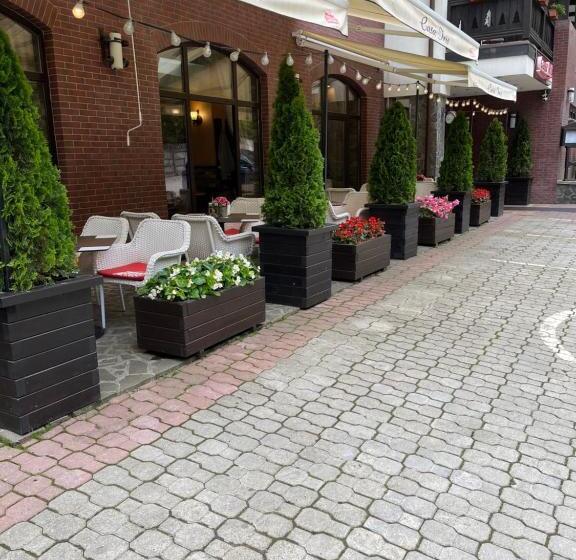 Casa Iris Hotel & Restaurant