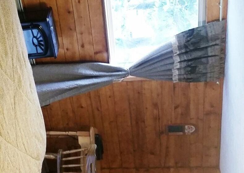 Отель 9th Wave Bed And Breakfast