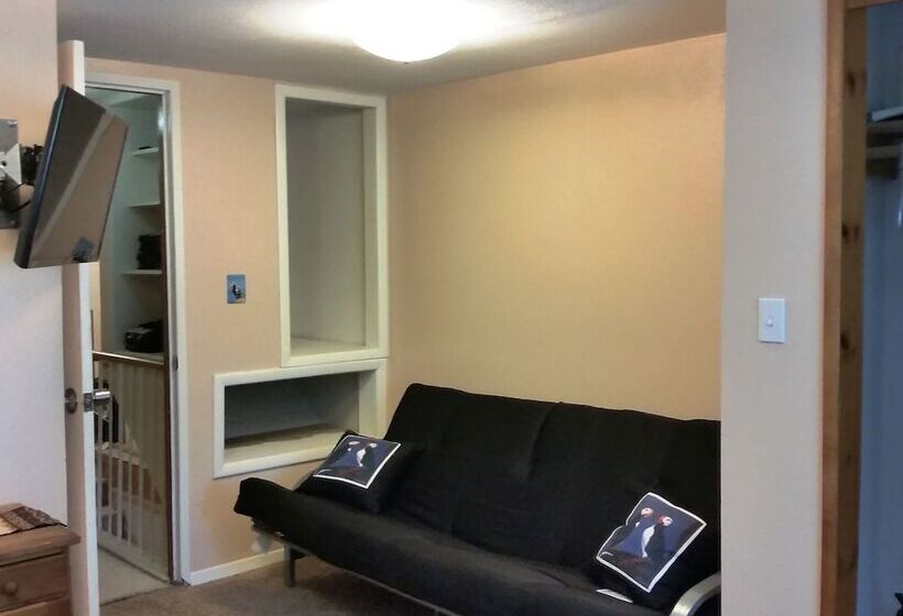 Отель 9th Wave Bed And Breakfast