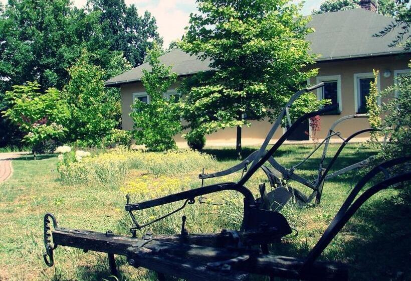 Hotel Agroturystyka Pod Modrzewiami