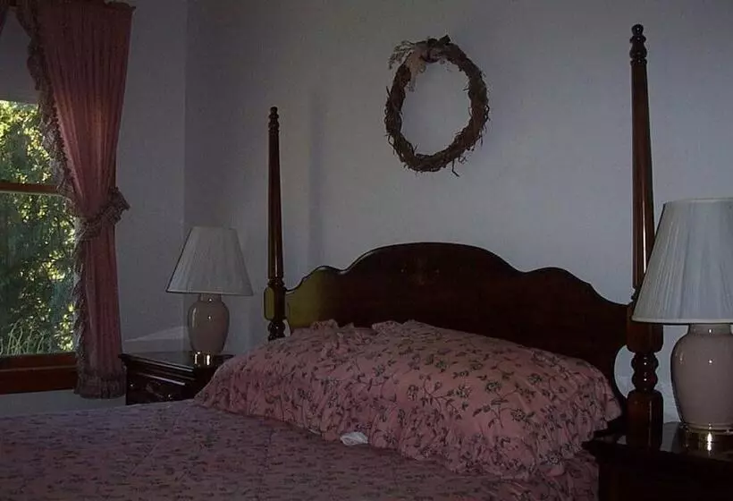 ホテル Chesapeake Inn Of Lenox