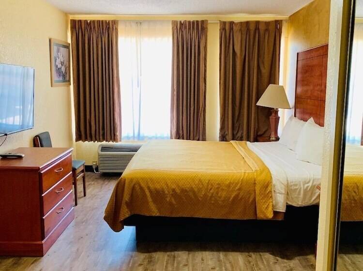 酒店 Coachman S Inn