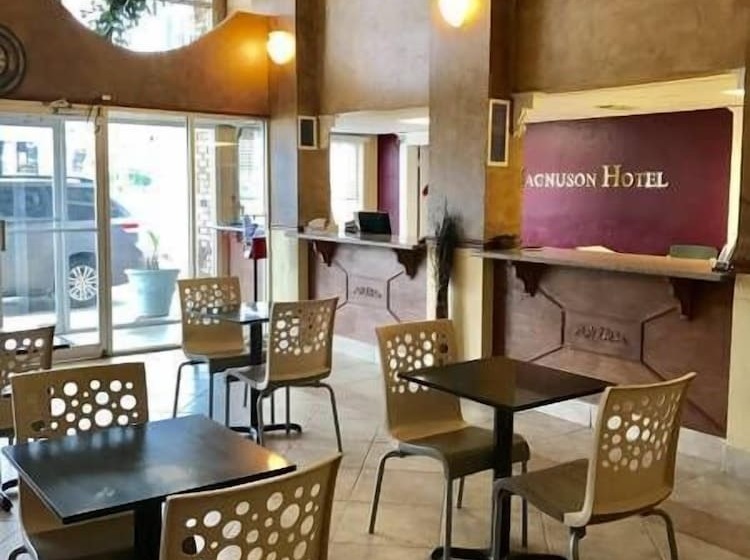 酒店 Coachman S Inn